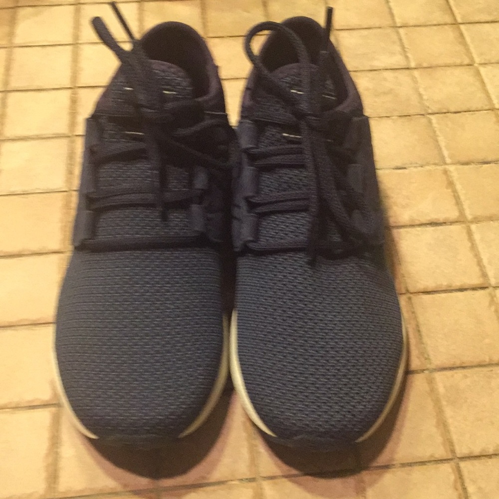 New Balance size 7